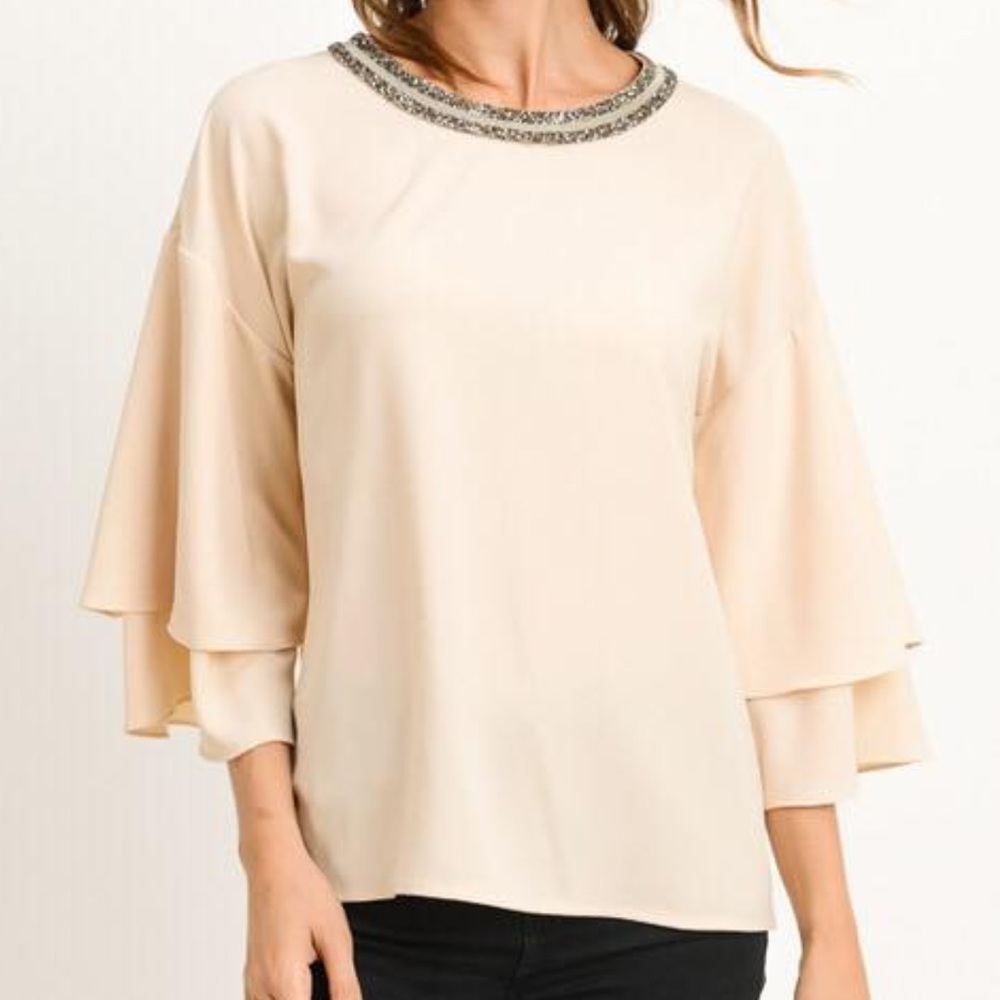 🆕  Bell sleeved top